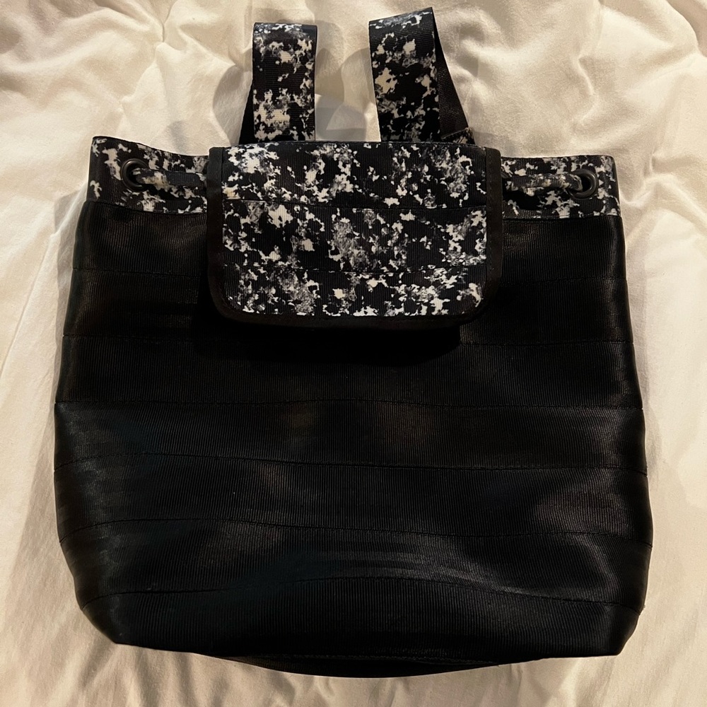 Harvey’s Seatbelt Backpack